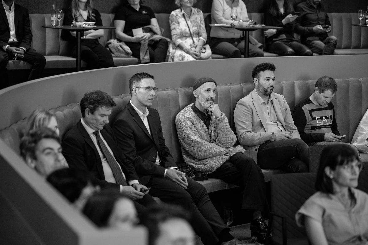 Publikum verfolgt die Pitches
